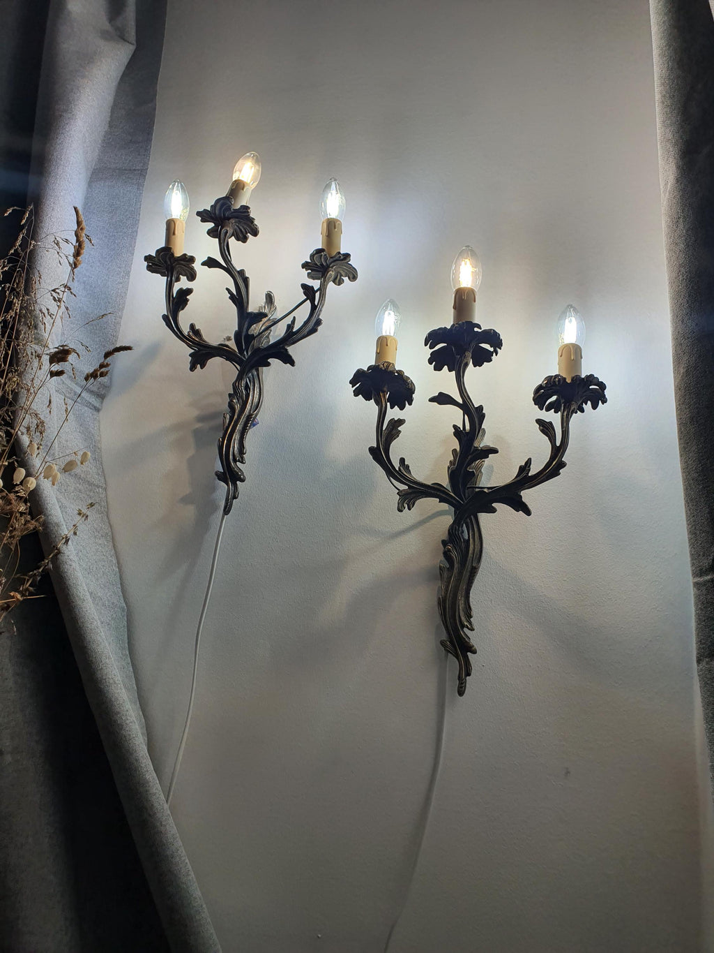 Gothic 3-arm candle sconce — dramatic silhouette, Dark Academia or library interior