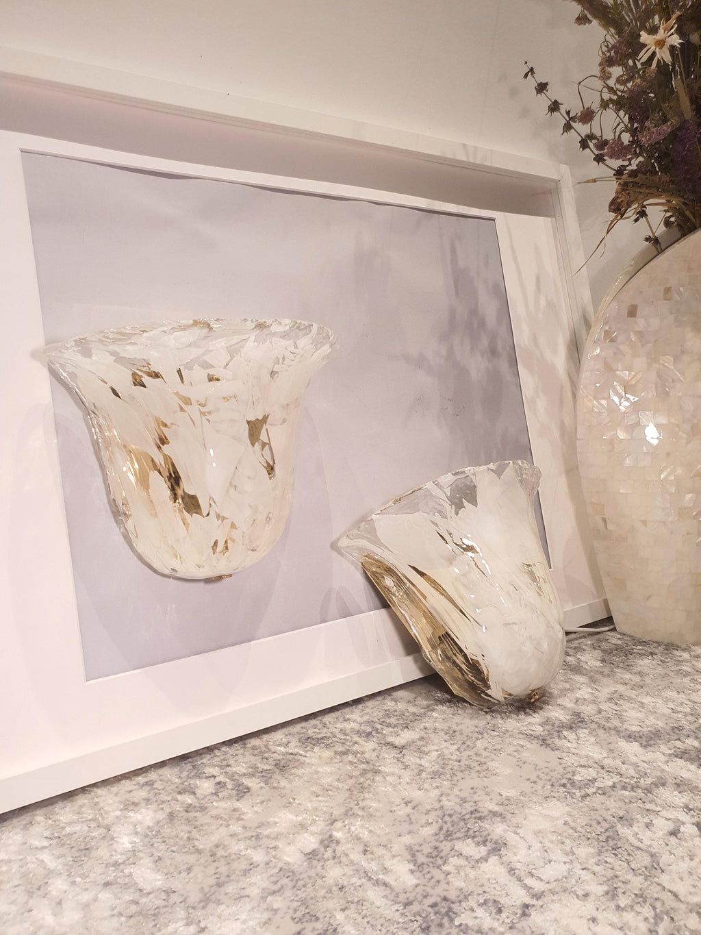 Пара белых настенных светильников La Murrina из муранского стекла | Цветочный дизайн, золотое основание