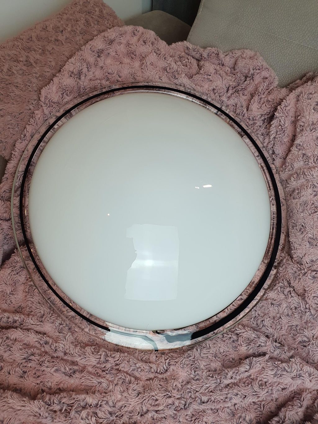 Большой муранский плафон | Винтажный итальянский потолочный светильник белого цвета с чёрным акцентом