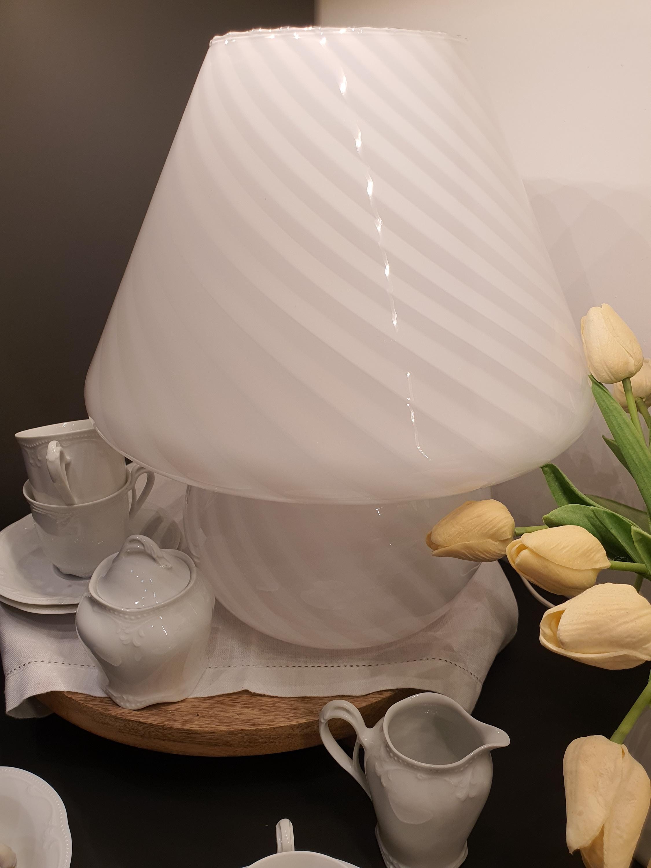 大型1970年代穆拉诺玻璃蘑菇台灯 白色旋纹 意大利复古灯具