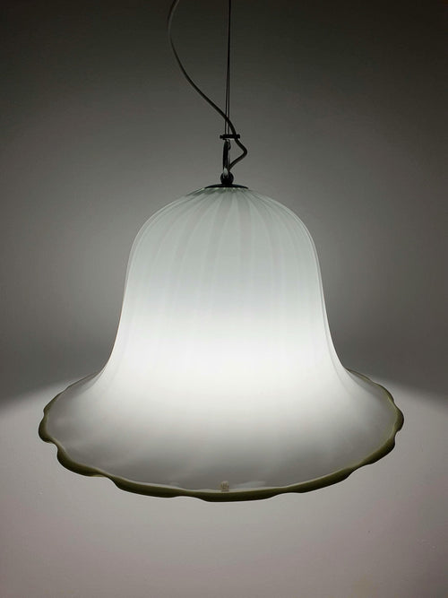 La Murrina Muranoglas tulip Pendelleuchte, weiß mit grün Rand, Mid-Century Modern italienische Beleuchtung