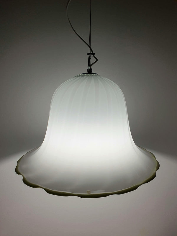 La Murrina Tulpen-Pendelleuchte | Vintage Muranoglas-Beleuchtung mit Grünem Rand | Italienisches Mid-Century Modern