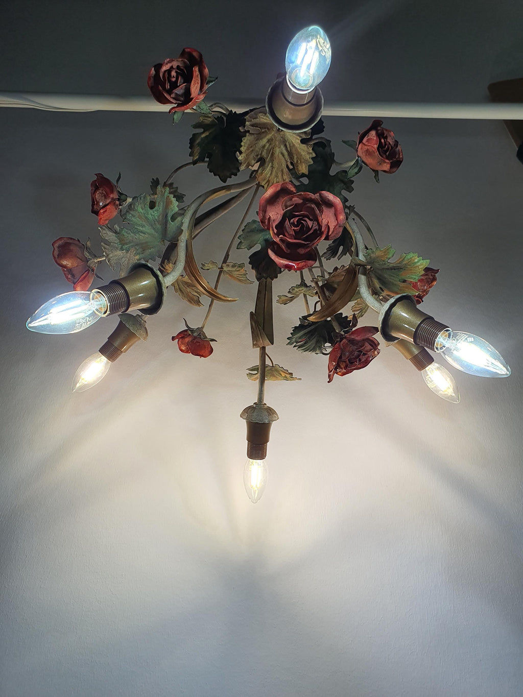 Vintage Italian 6-arm tole chandelier — red roses green gold, good vintage condition, full view