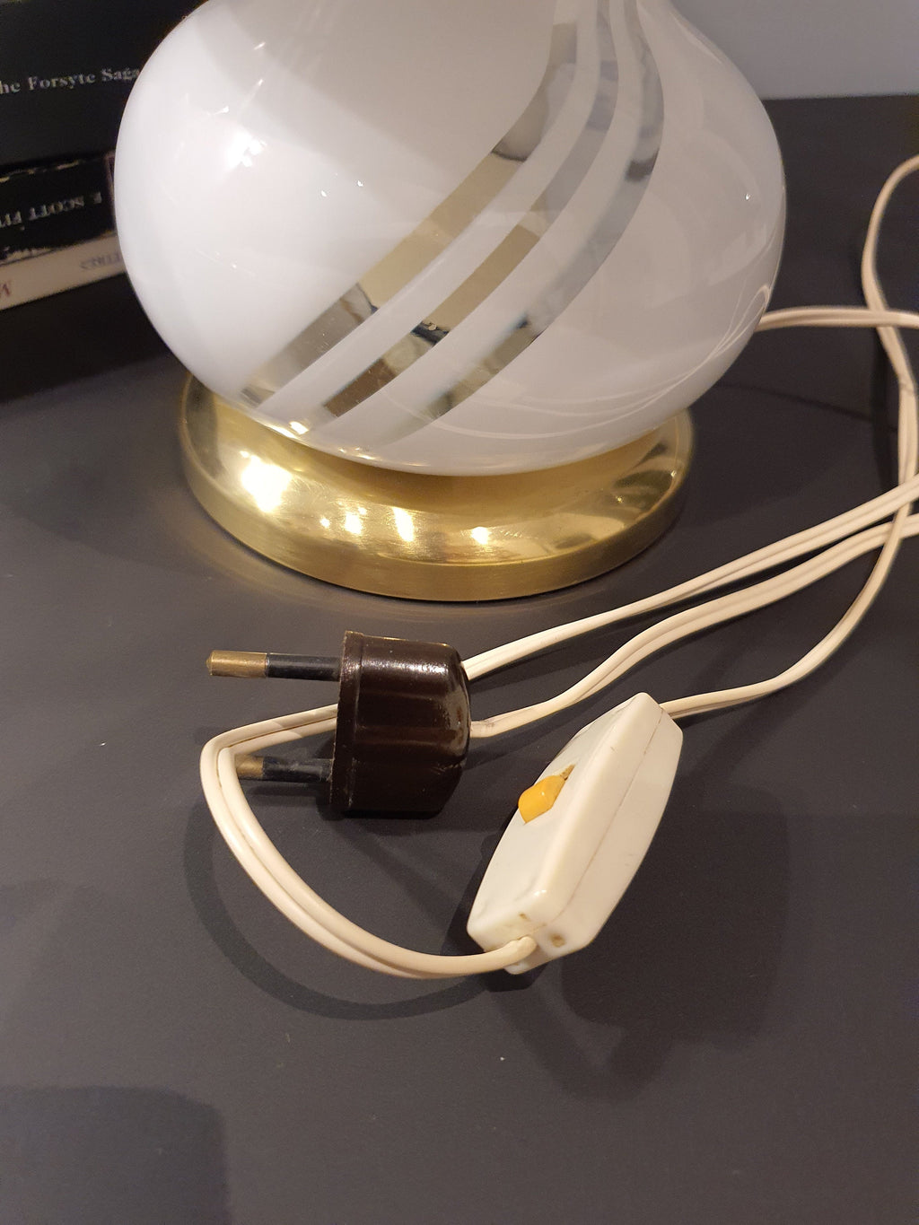 Murano Glass Mushroom Lamp: 1970s Mid-Century Modern White Swirl