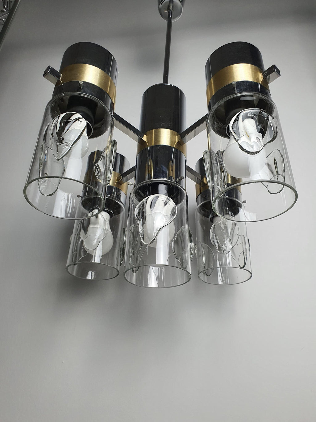 Vintage Space Age Sputnik chandelier in dining room, dramatic five-arm chrome gold, 52cm, MCM Hollywood Regency interior