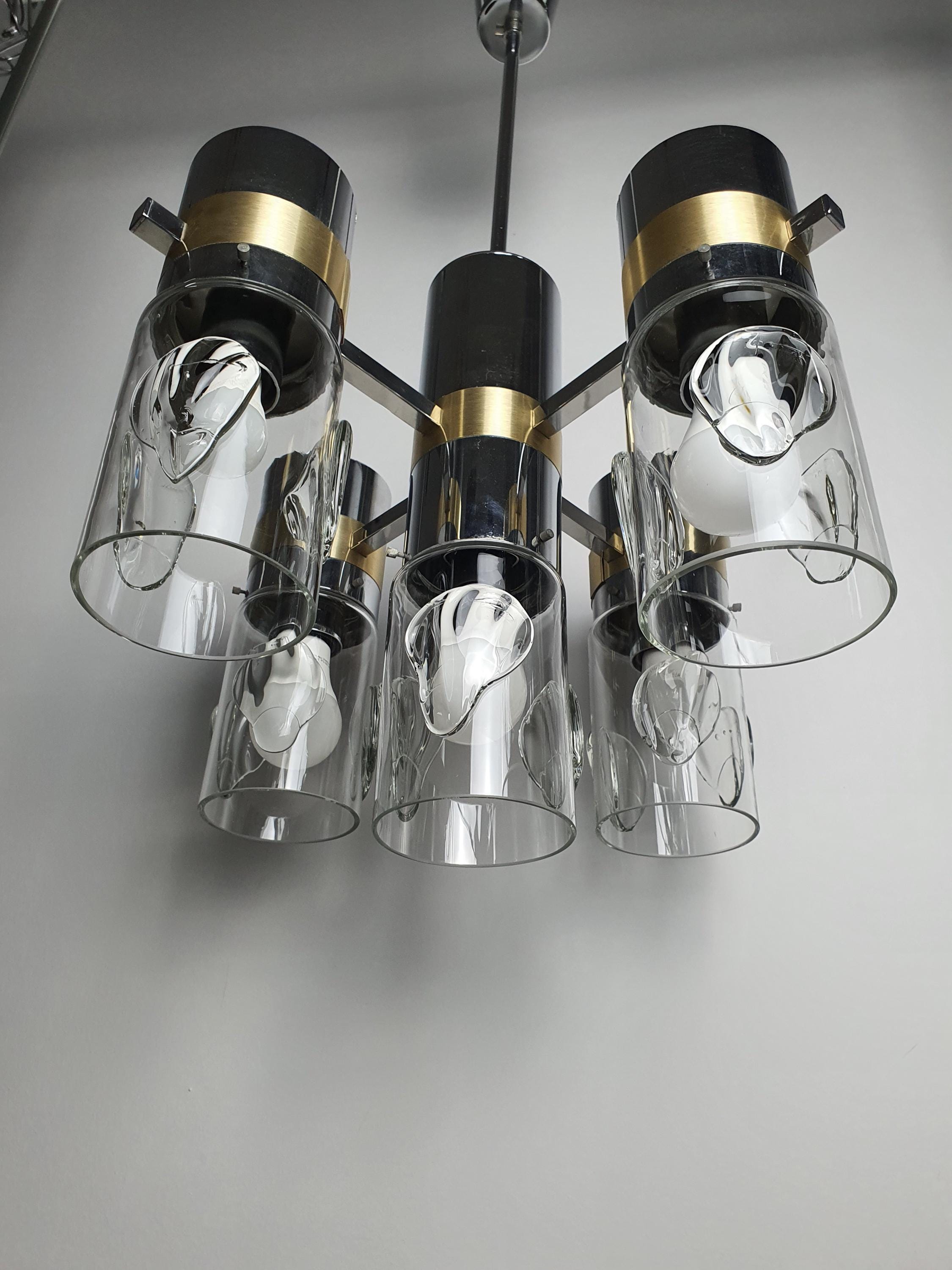 Vintage Space Age Sputnik chandelier in dining room, dramatic five-arm chrome gold, 52cm, MCM Hollywood Regency interior