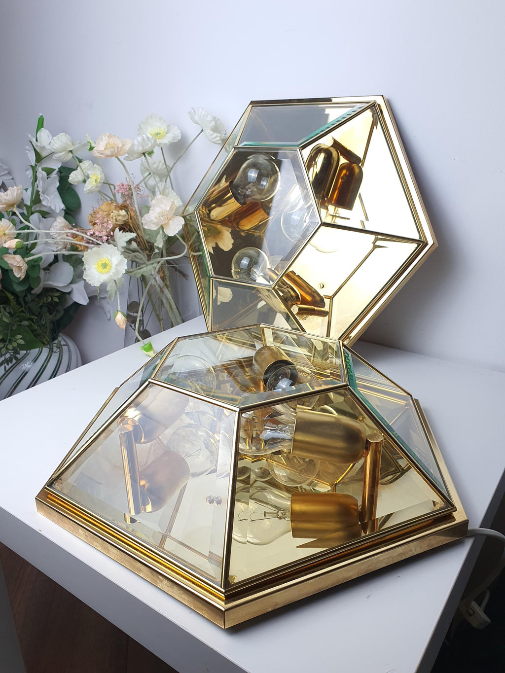 Underside view of vintage Italian hexagonal mirror glass light, three E27 sockets, mirrored glass panel arrangement