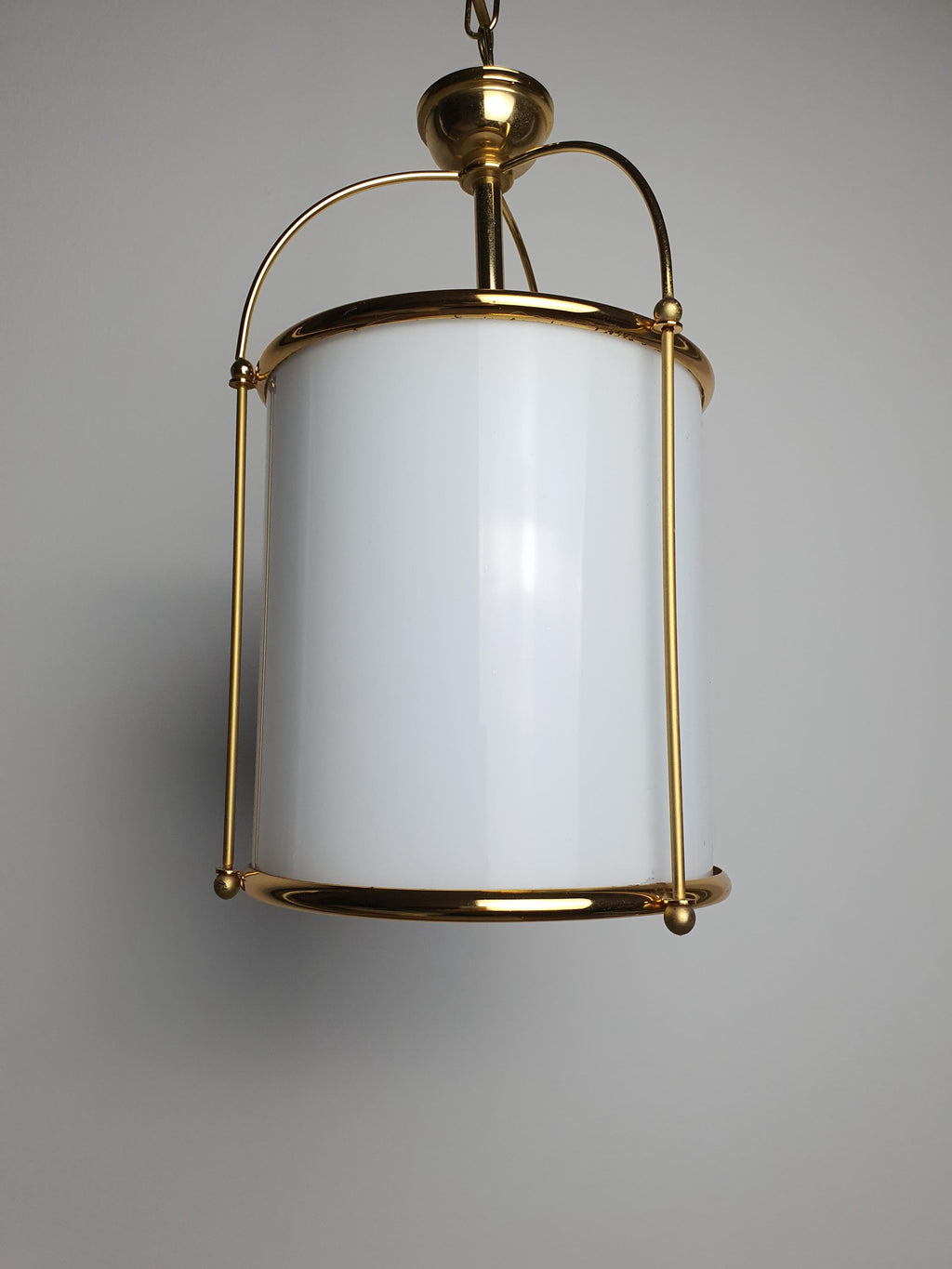 金色框架乳白玻璃吊灯 | 中世纪现代入口与浴室照明