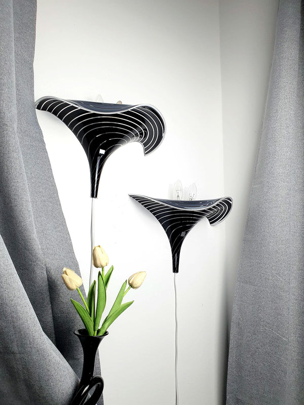 Paire d'appliques murales vintage en verre de Murano calla – Rayures zèbre noir et transparent, forme vague, étiquette originale
