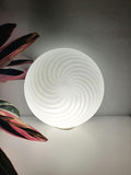 Vintage-Muranoglas weißer Wirbel-Plafonnier, Mid-Century-Modern italienisches Design