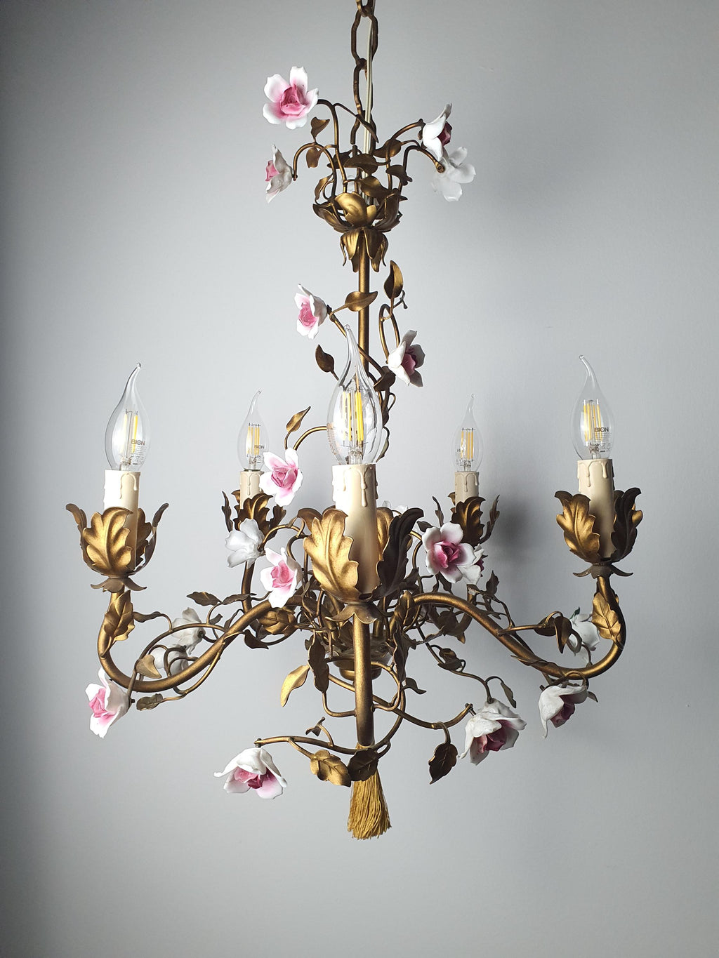 Five-arm bronze-toned chandelier in Florentine Mediterranean style
