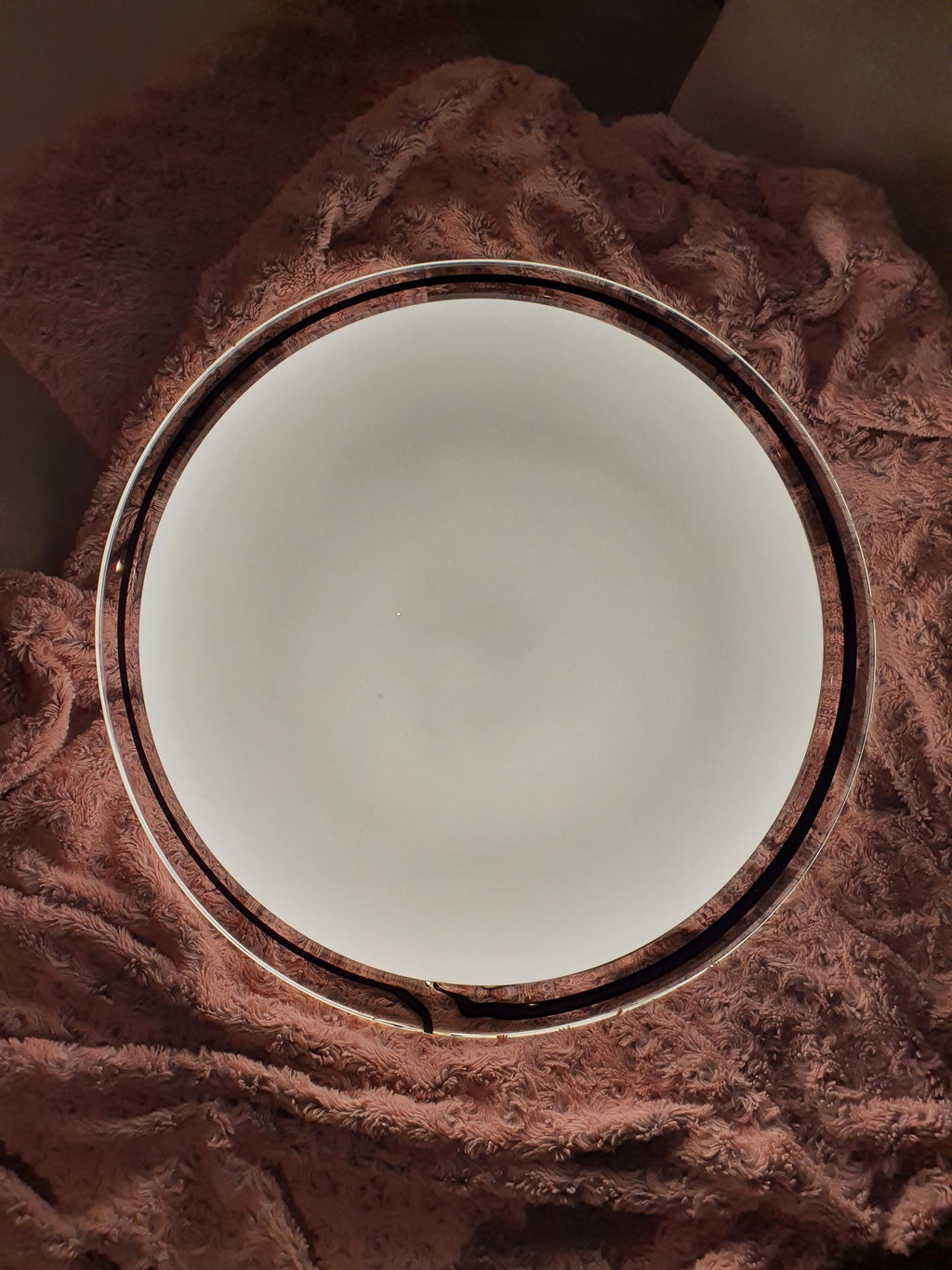 Большой муранский плафон | Винтажный итальянский потолочный светильник белого цвета с чёрным акцентом