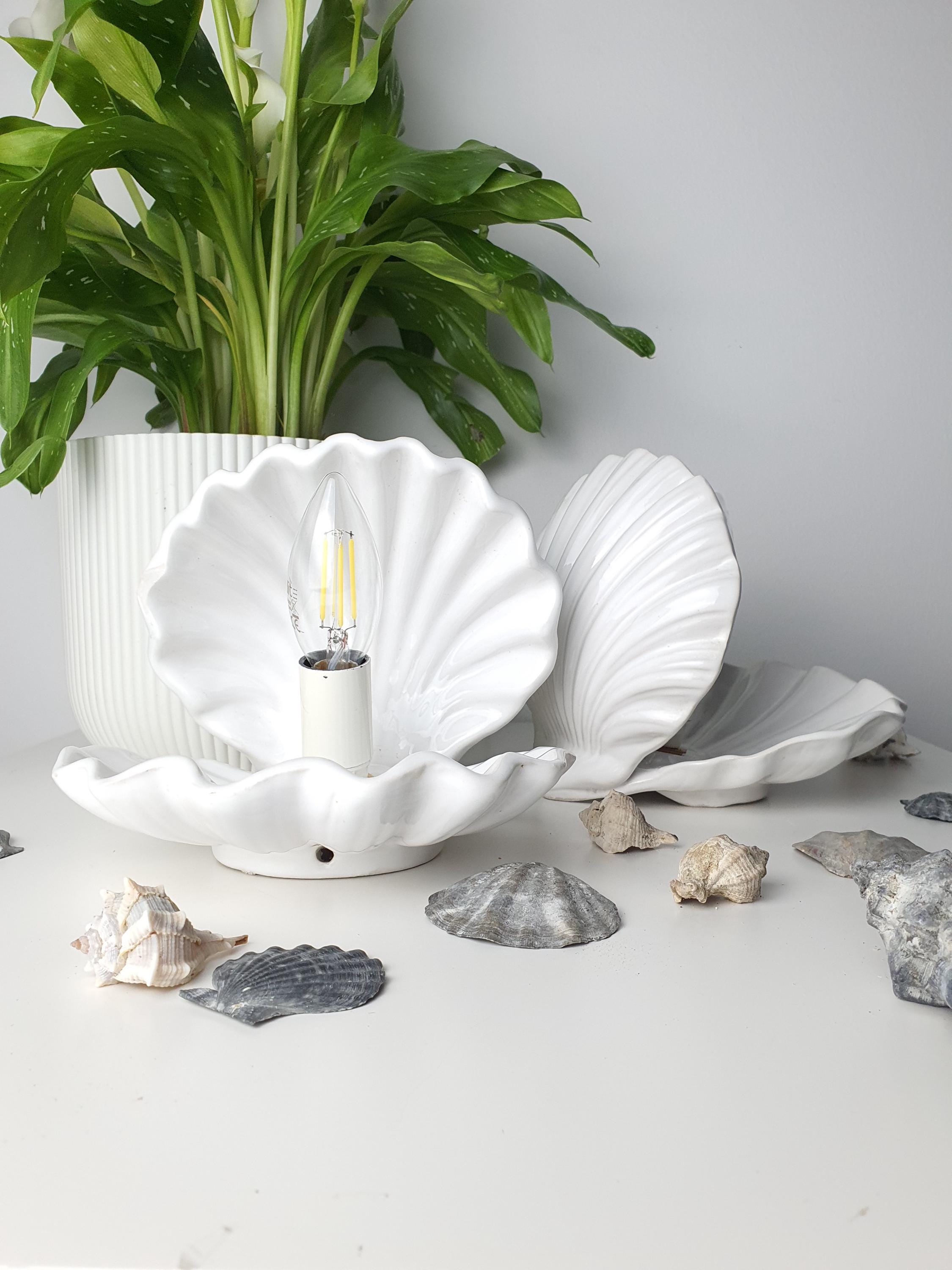 一对复古意大利白色陶瓷贝壳造型床头灯