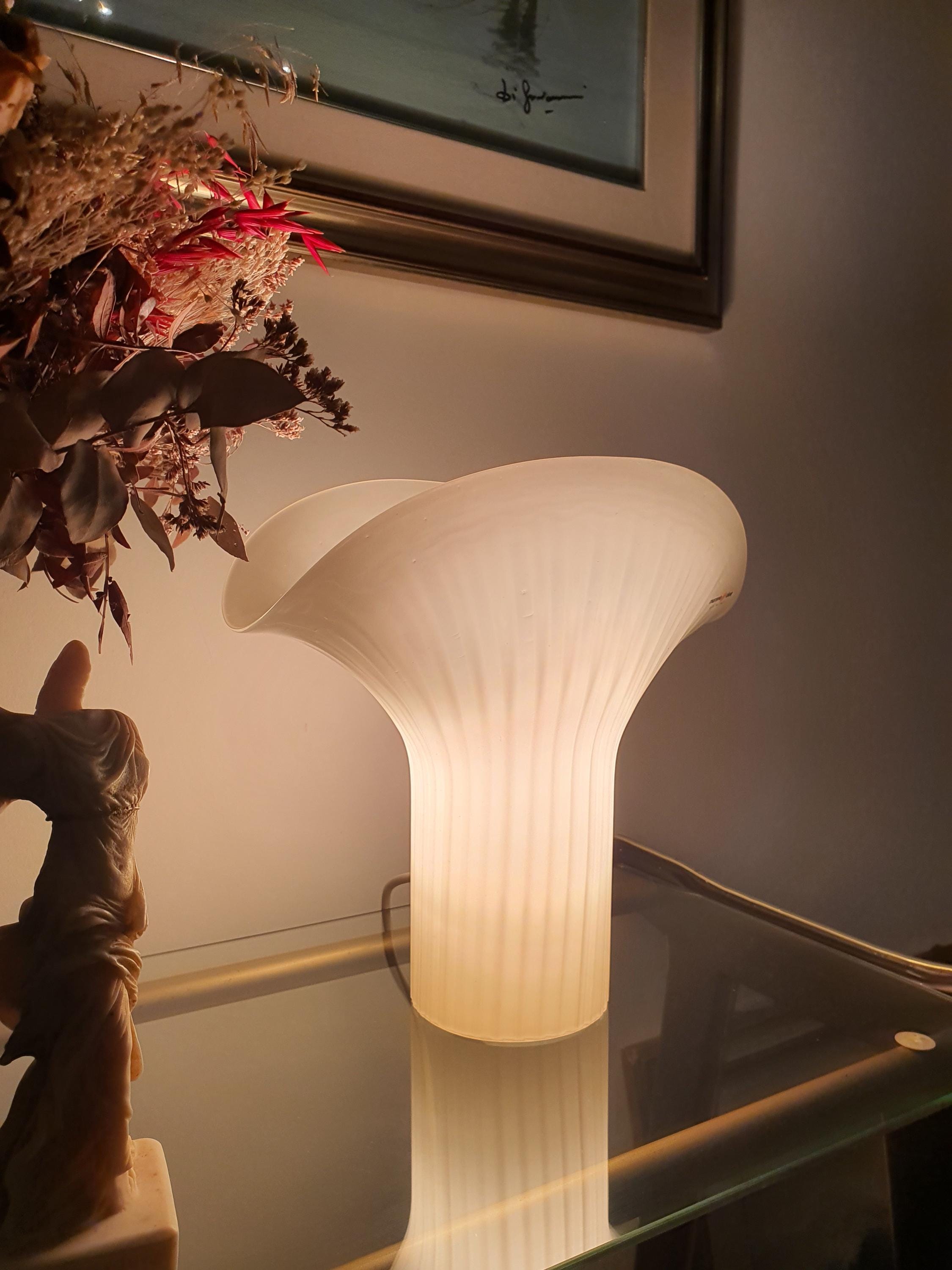 Vintage Murano Due Calla Lily Lamp: Beige Italian Glass Mid-Century Lighting
