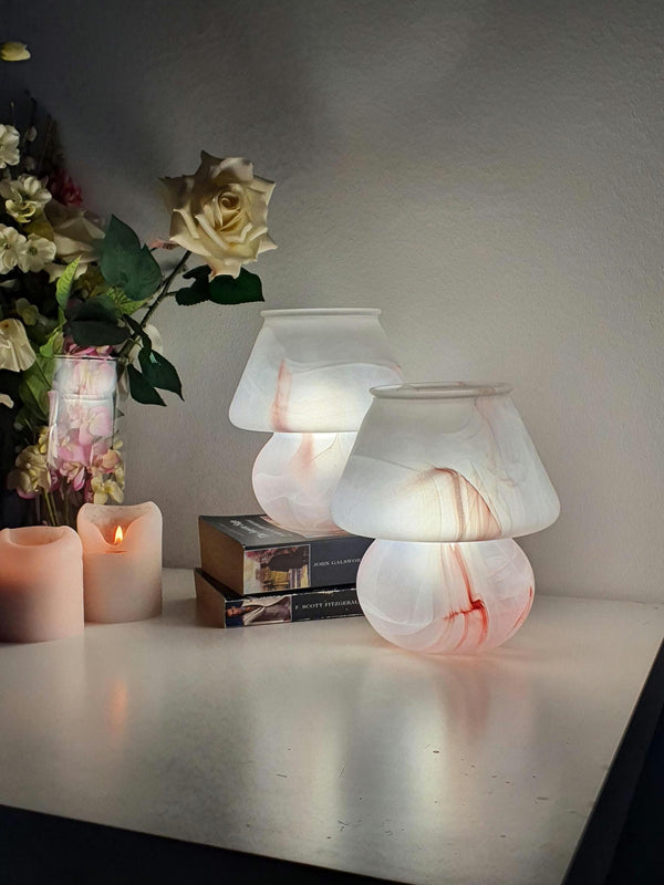 Paar Vintage-Murano-Glas-Pilz-Nachttischlampen – Dickes rosa marmoriertes Glas, Due P., skandinavischer MCM-Stil