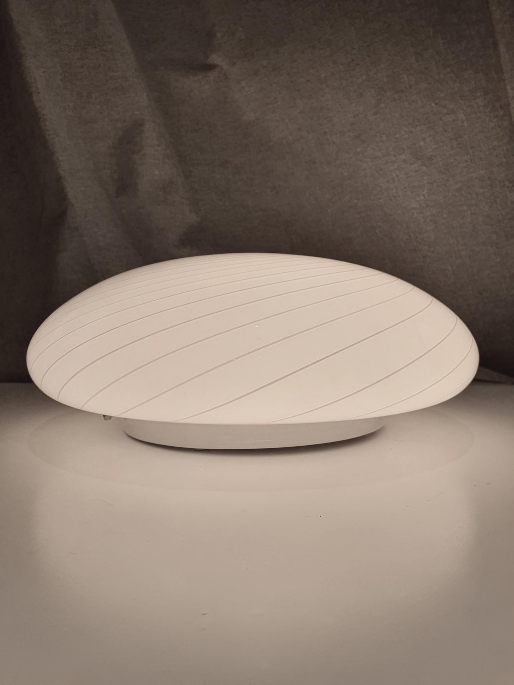 Vintage Plafonnier aus Muranoglas: Weißer Wirbel MCM-Dekor
