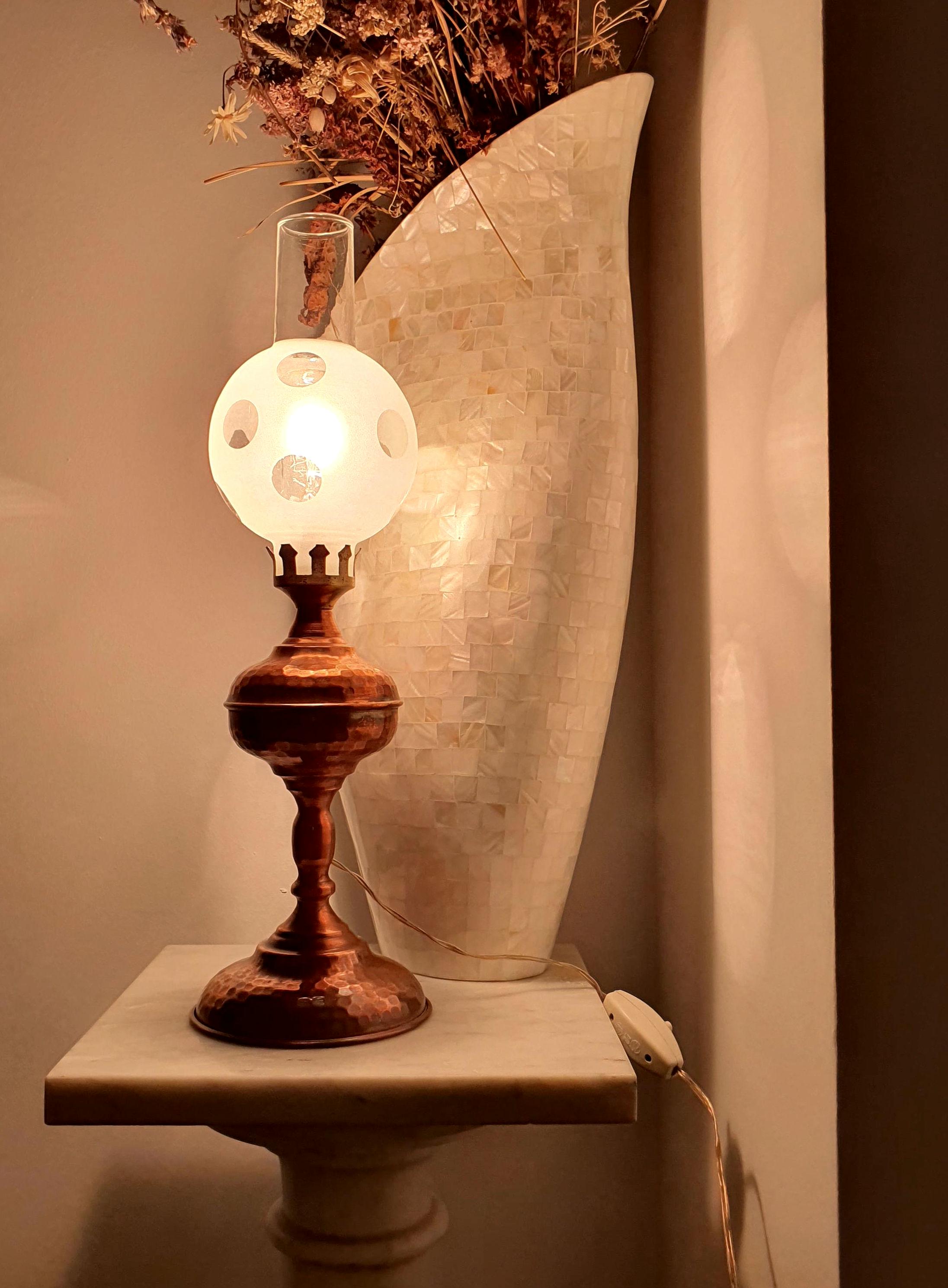 Vintage 1950s Italian copper oil lamp bedside light, frosted and clear spotted glass shade, aged copper patina, post-war Italian