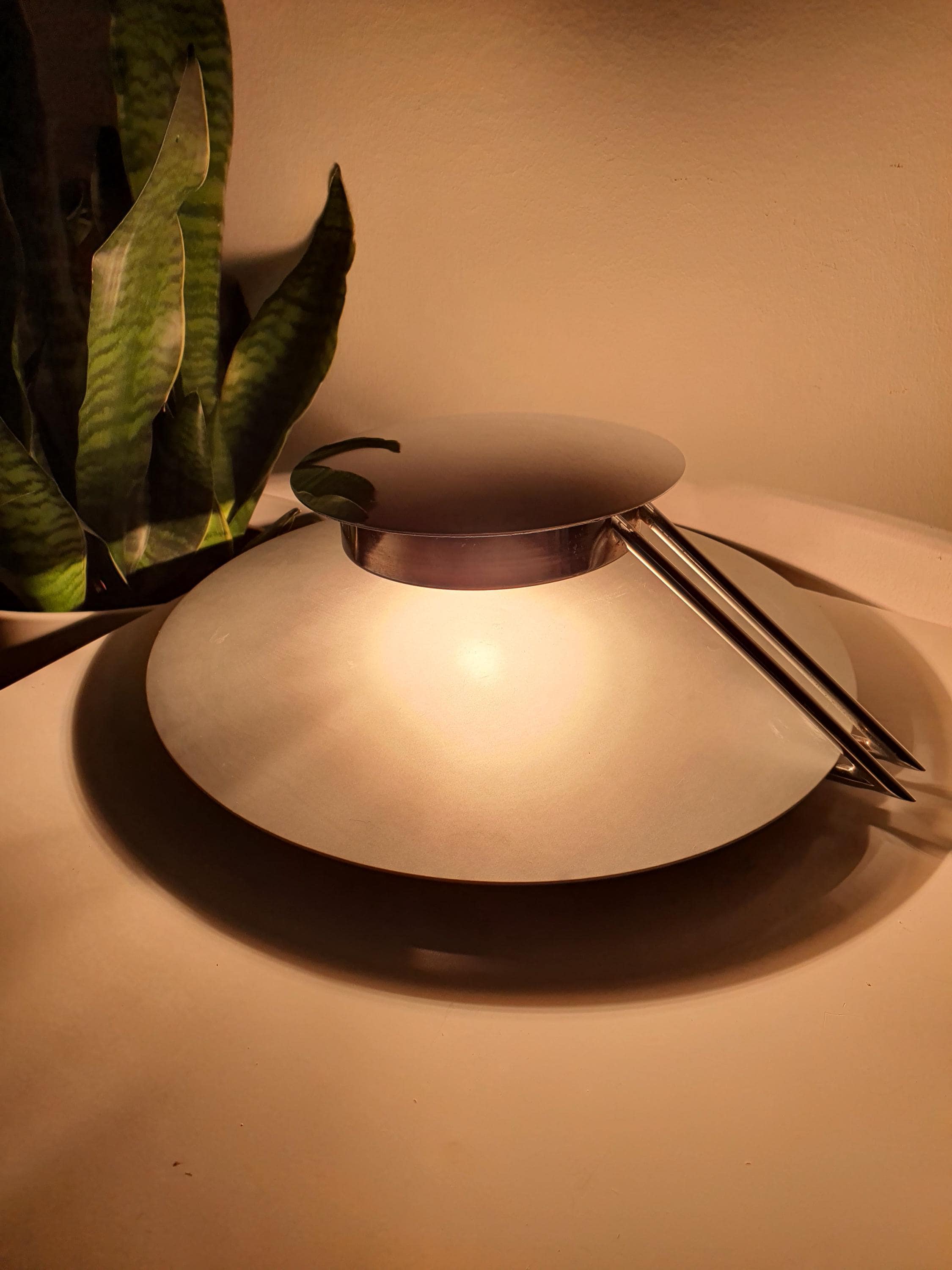 Luciano Cesaro 为 Tre Ci Luce 设计的 Vega 墙灯 / 吸顶灯 | 意大利后现代太空时代设计