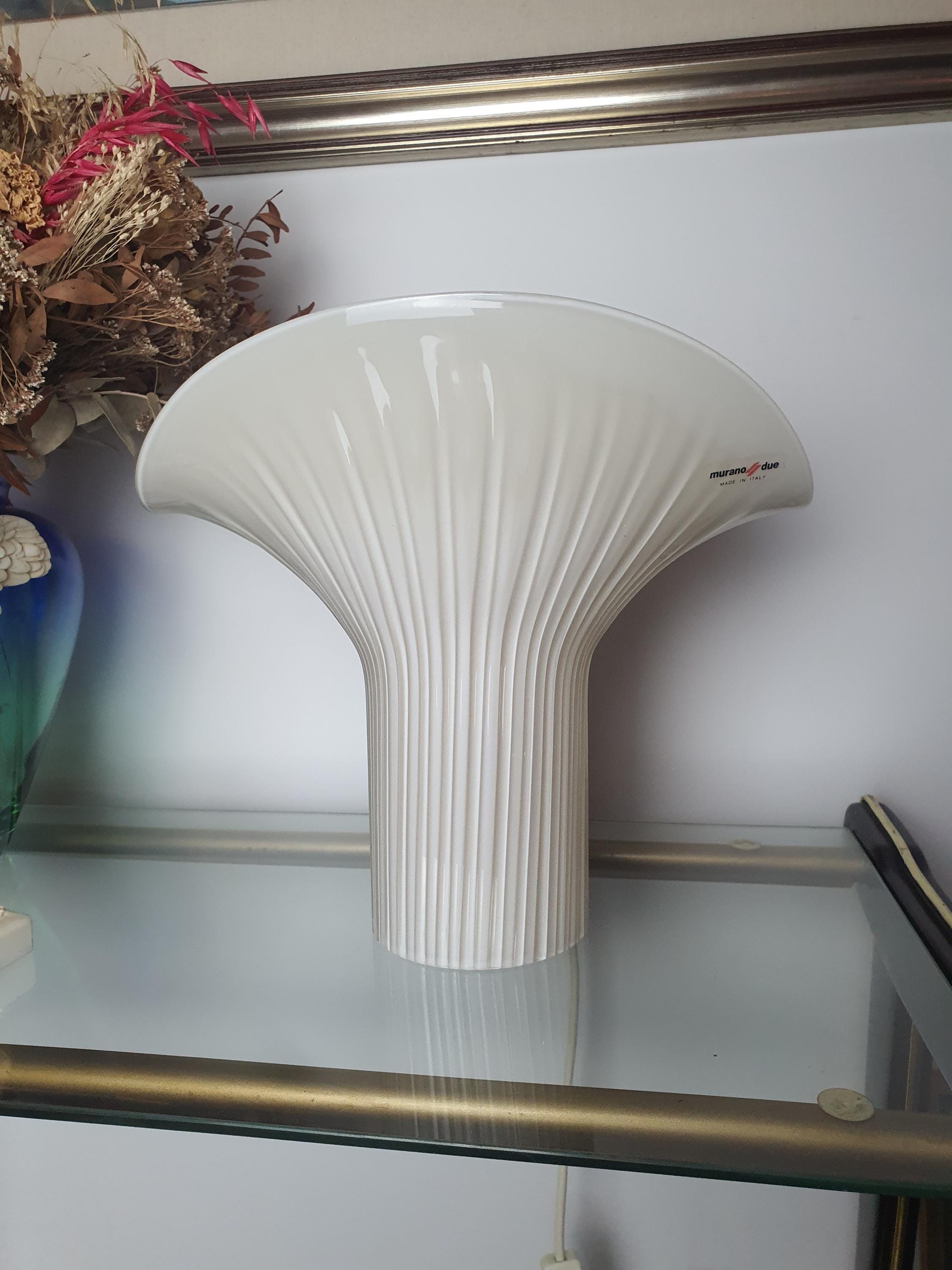 Vintage Murano Due Calla Lily Lamp: Beige Italian Glass Mid-Century Lighting