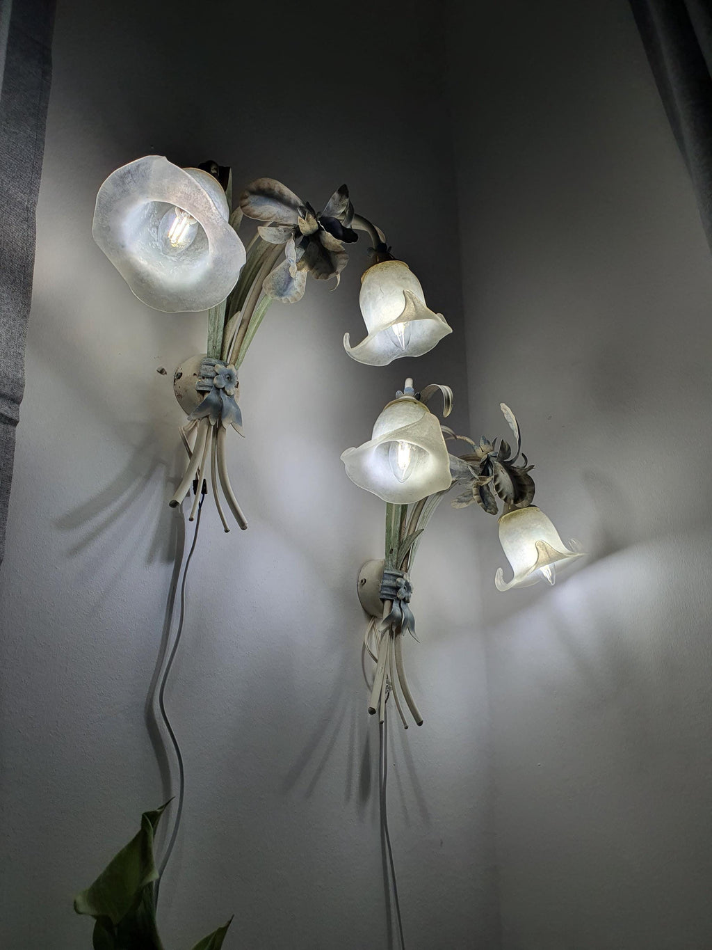 Vintage Italian floral wall light — glass elements with visible scratches, vintage character