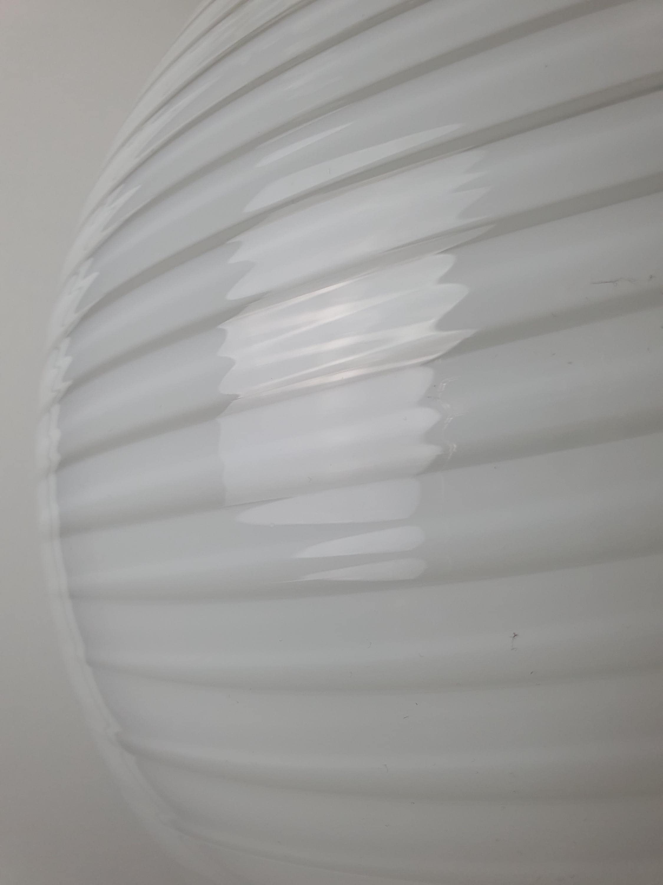 Große Vintage-Vase aus Muranoglas – Weiße Wirbelkugel, Skandinavisch Minimalistisch