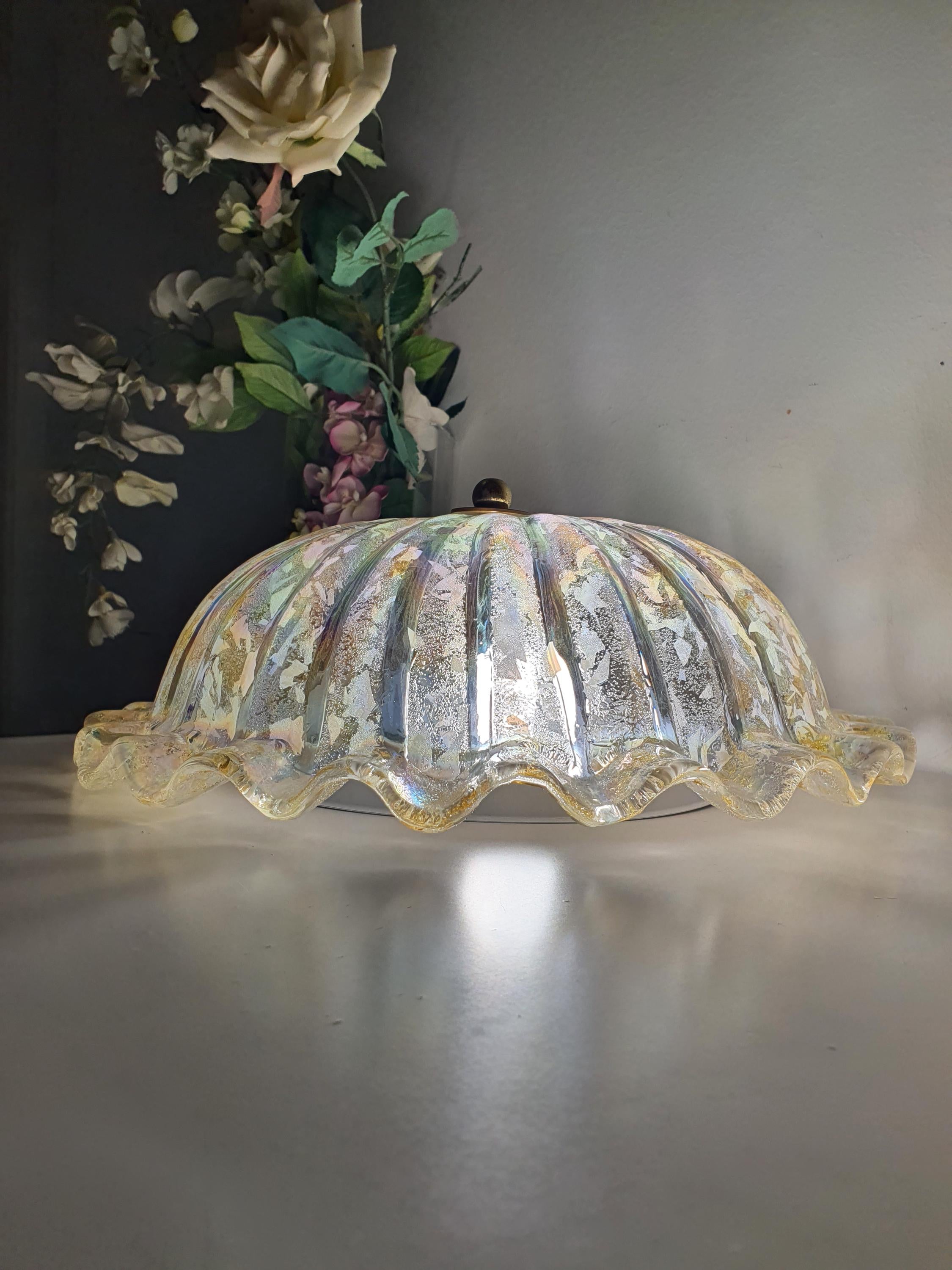 Murano shell ceiling light side profile, showing 11cm low-profile depth, iridescent surface and glass-sand reverse