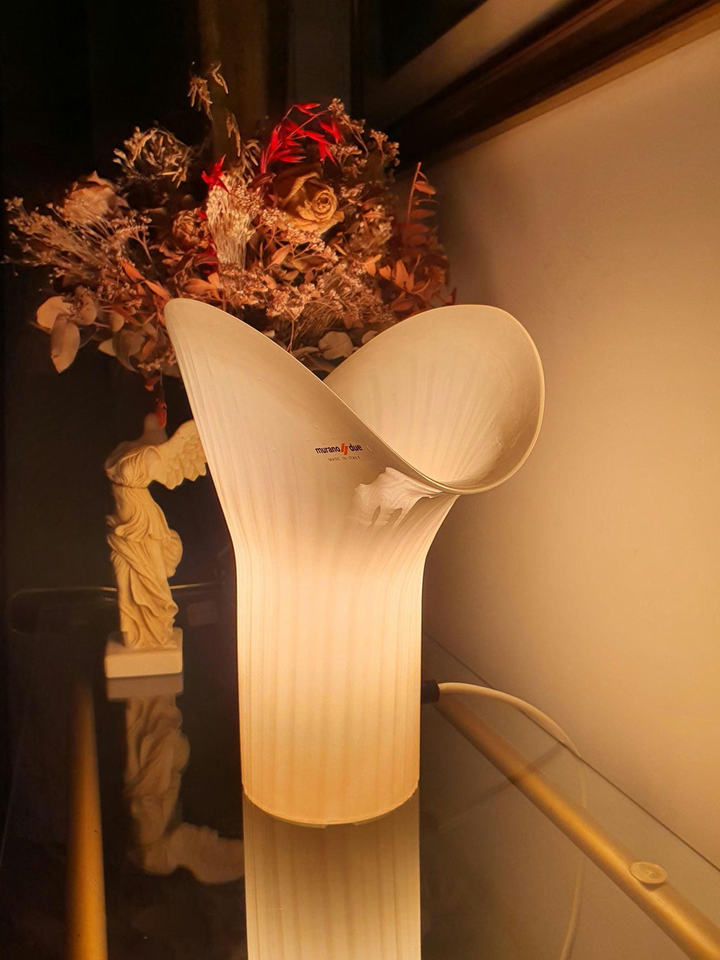 Vintage Murano Due Calla Lily Lamp: Beige Italian Glass Mid-Century Lighting