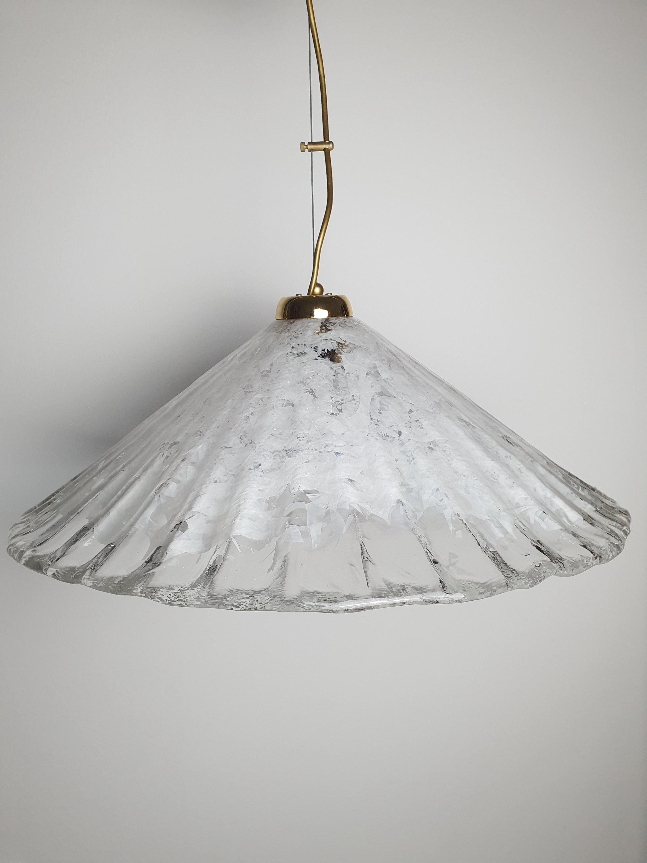 Vintage Murano glass shell-form pendant light, clear glass with white inclusions, gold patina fittings, Italy