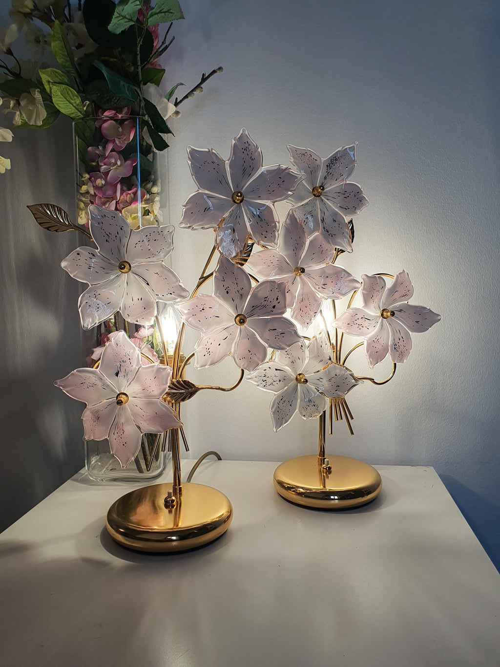 Matching pair of pink floral table lamps in Hollywood Regency style
