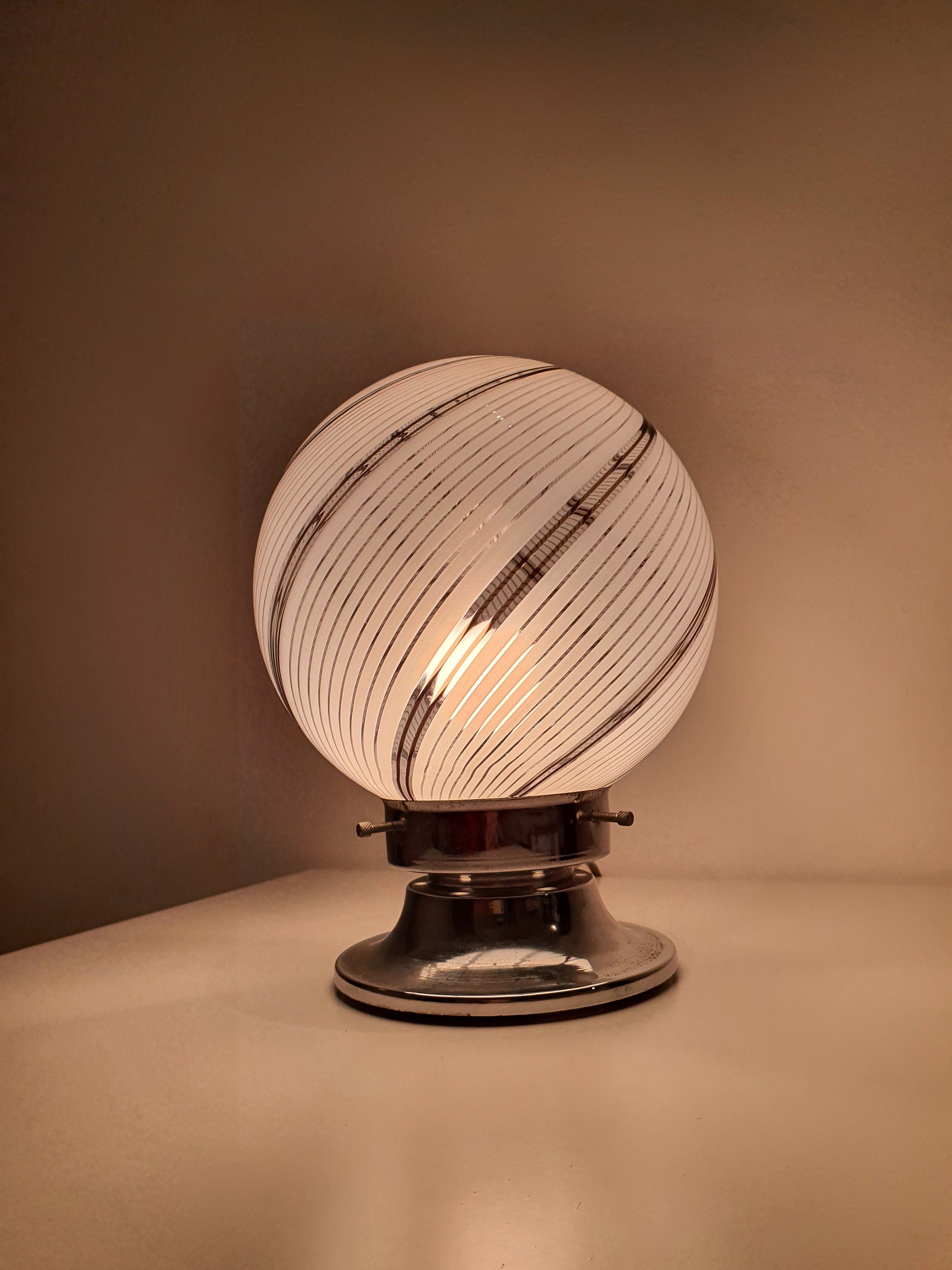 Vintage Murano Glass Globe Lamp: 1970s Italian Tessuto Design