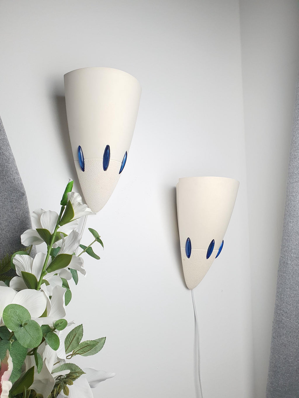 Gypsun Transat2 set of 2 ivory french plaster wall lights with blue accents