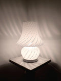 Vintage-Muranoglas Pilzlampe 1970er Italienisch weißer Wirbel Design