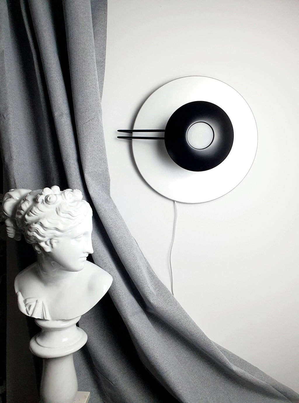 Alvaline Bologna 1980s aluminium postmodern Memphis wall light