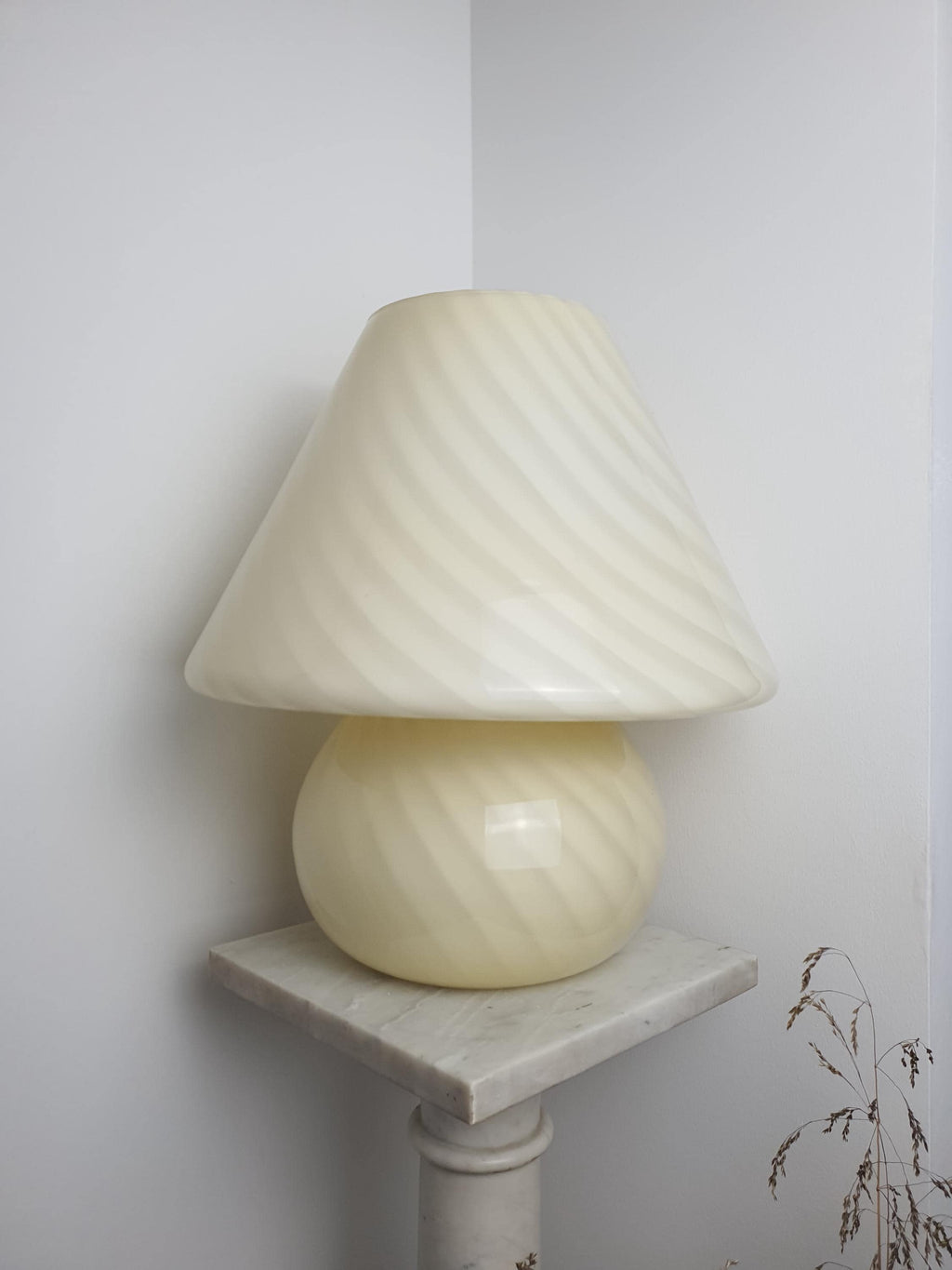 Large Murano Glass Mushroom Table Lamp 1970s Beige Candy Swirl Italian