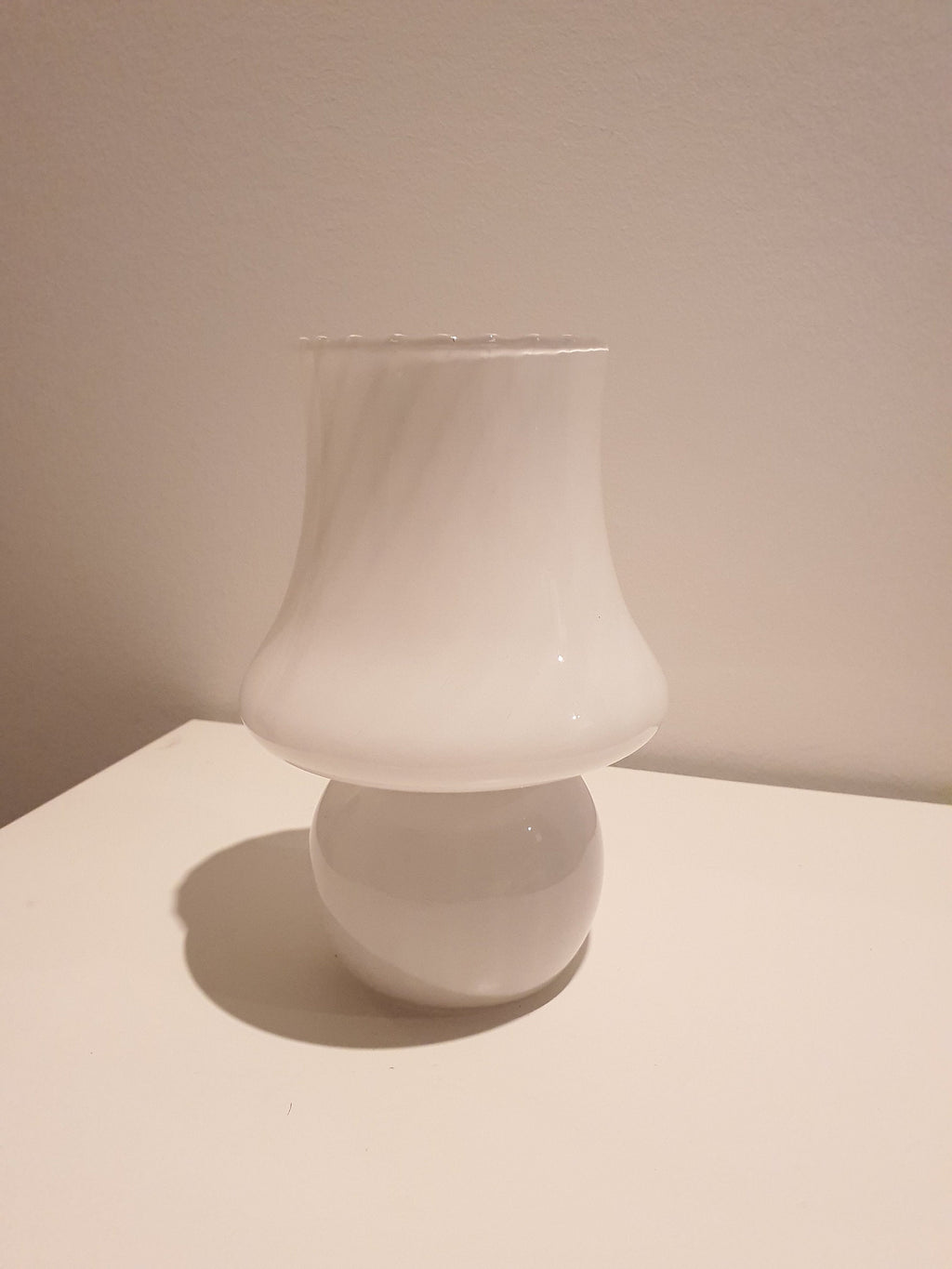 Vintage Murano Glass Mushroom Lamp | 1980s White Swirl Table Light | Nordic Mid-Century Modern Bedside Lamp