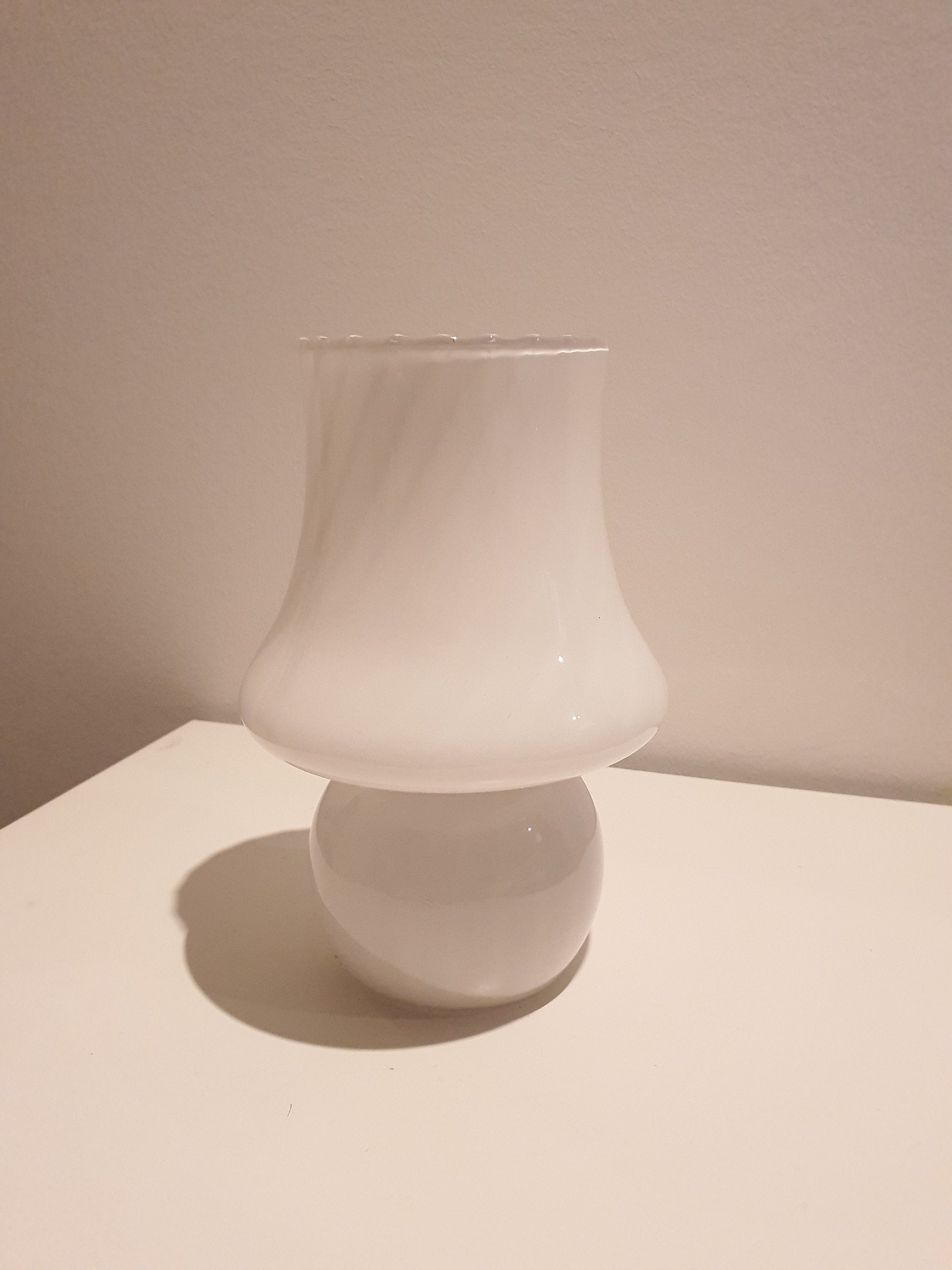 Vintage Murano Glass Mushroom Lamp | 1980s White Swirl Table Light | Nordic Mid-Century Modern Bedside Lamp