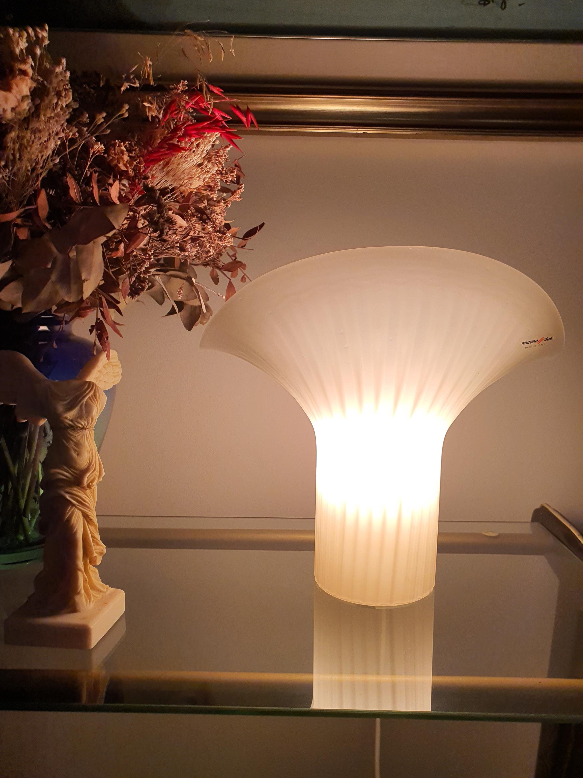 Vintage Murano Due Calla Lily Lamp: Beige Italian Glass Mid-Century Lighting