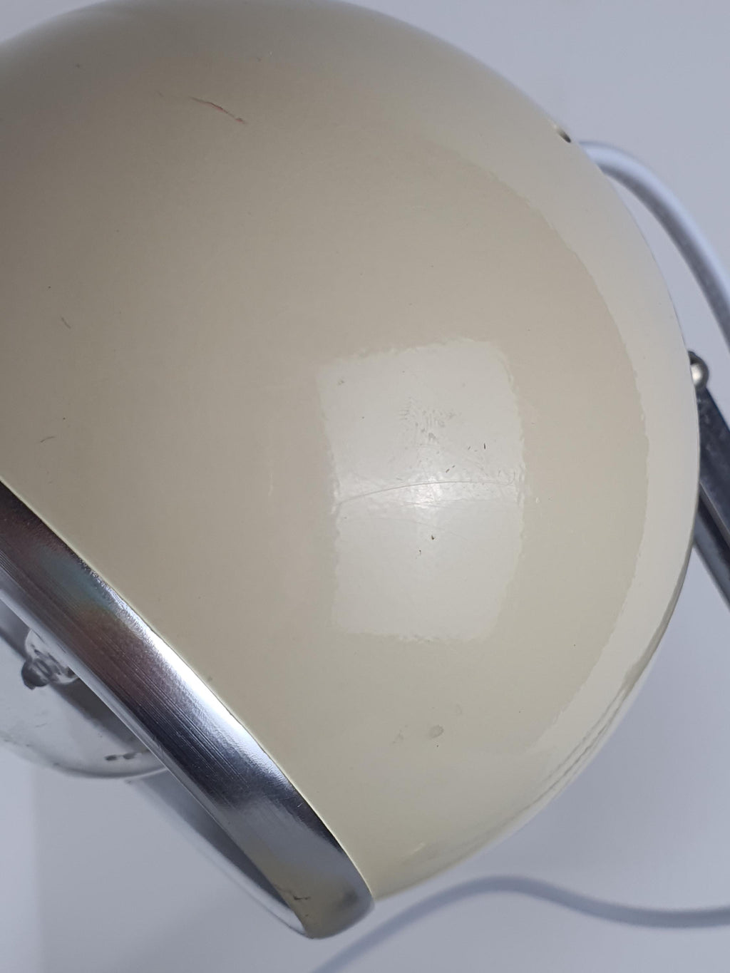 Beige and chrome eyeball Space Age vintage desk lamp / 1970s Italian retro lighting