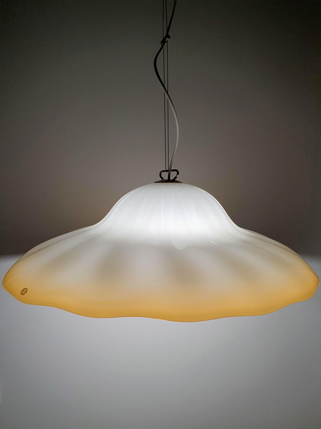 Large La Murrina vintage Murano glass floral pendant light with crème brûlée caramel gradient