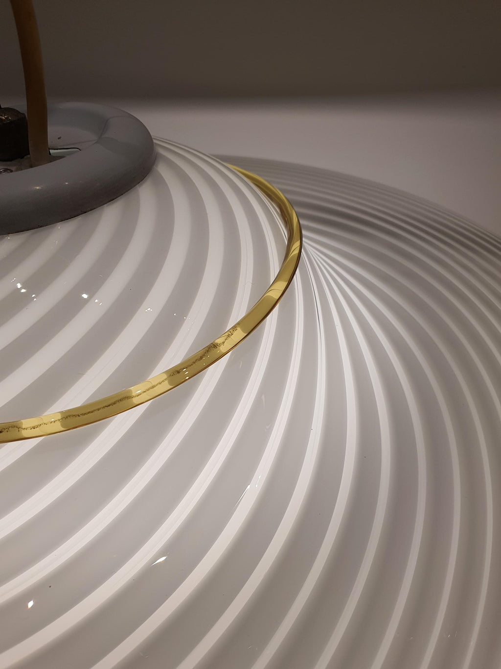 Murano glass pendant — white swirl pattern detail, handcrafted Italian glass surface