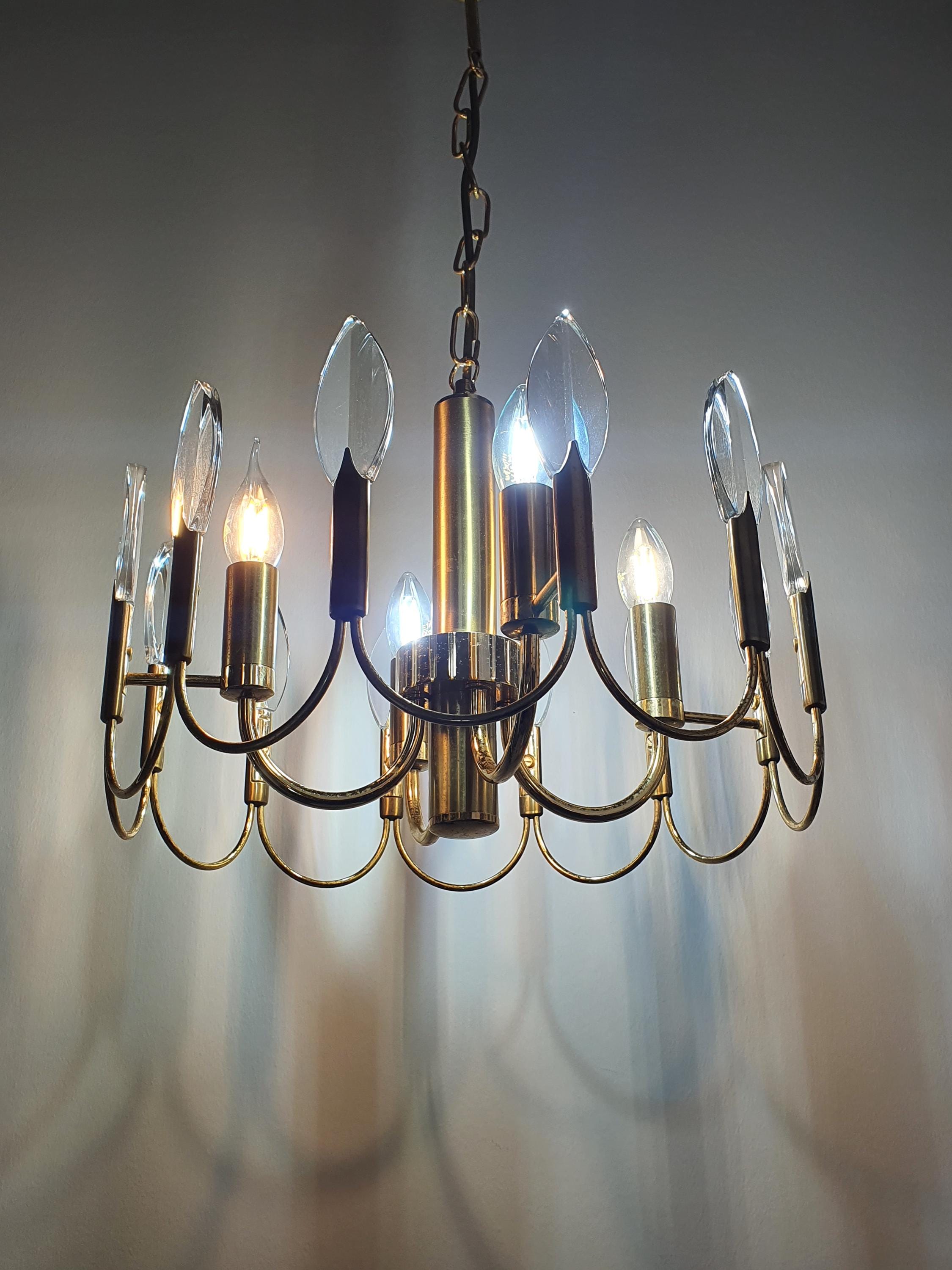 Underside view of Sciolari-attributed 4-arm chandelier, four E14 sockets, brass structure, crystal drop canopy