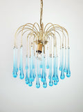 Kronleuchter im Murano-Stil, himmelblaue Glastropfen, goldenes Kaskaden-Wasserfall-Licht, 1980er Hollywood Regency