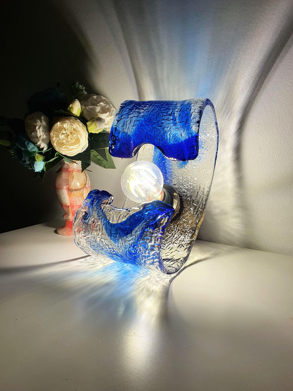 Vintage La Murrina Murano glass curved light fixture, twisted clear glass with navy blue accent and gold base