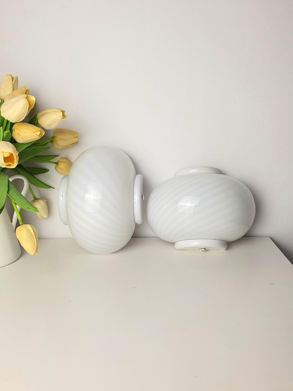 Paar Vintage Weiße Wirbel-Wandleuchten aus Muranoglas | Midcentury Modern MCM Dekor