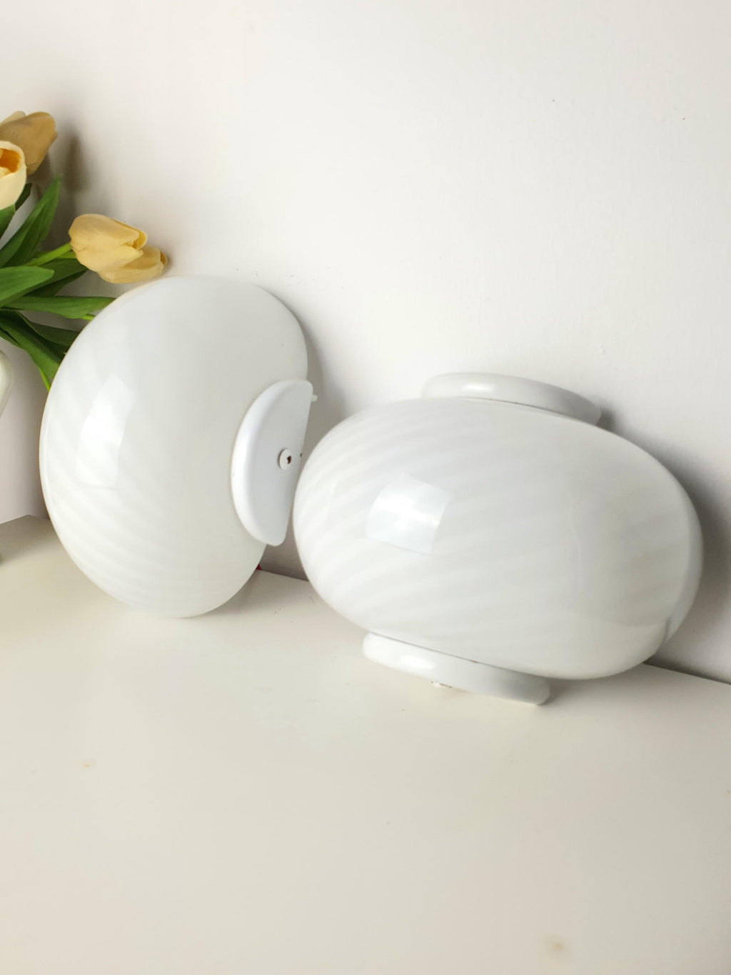 Paar Vintage Weiße Wirbel-Wandleuchten aus Muranoglas | Midcentury Modern MCM Dekor