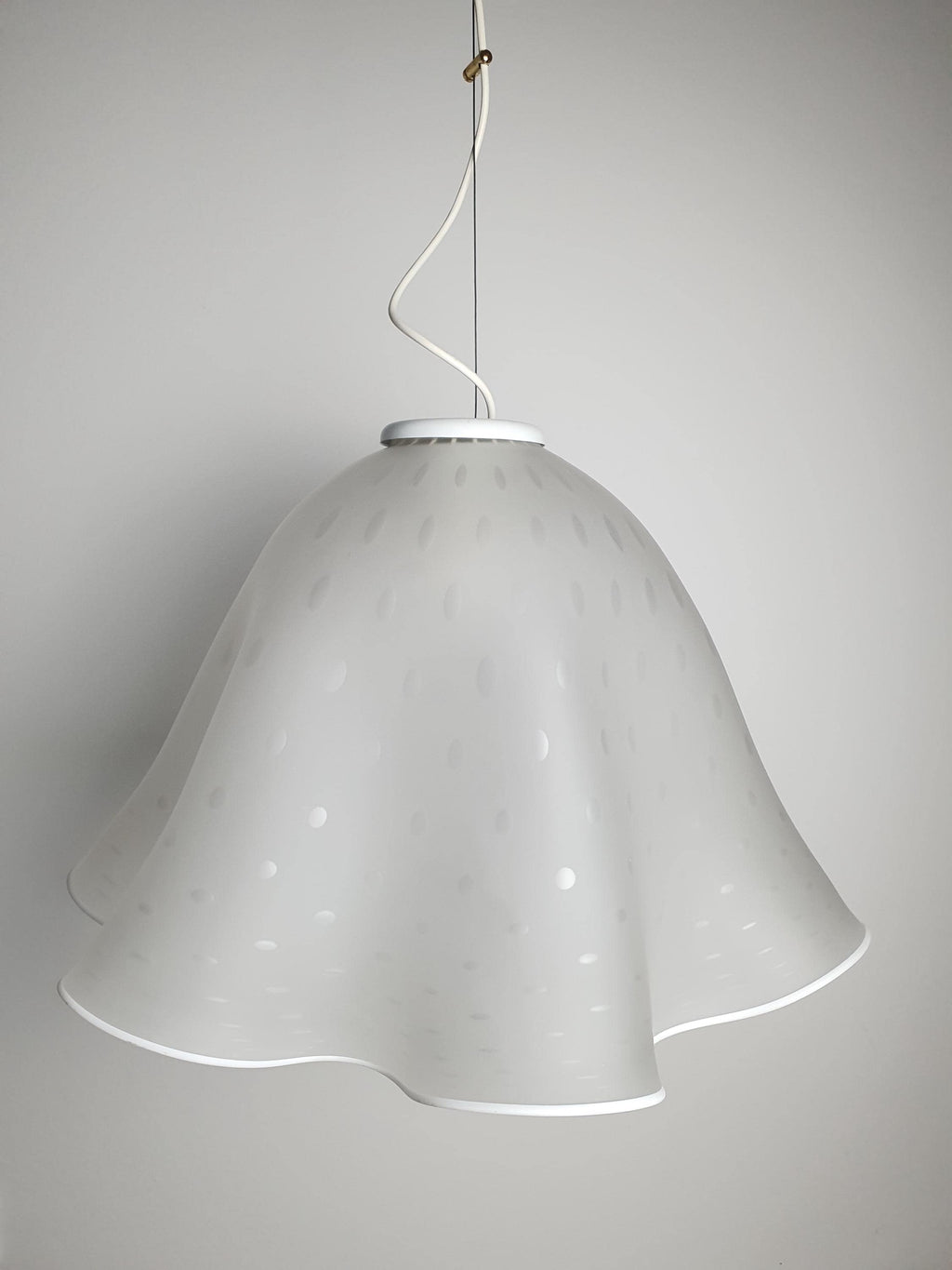 Vintage Italian satin white Fazzoletto pendant unlit, showing pulegoso bubble texture and floral form