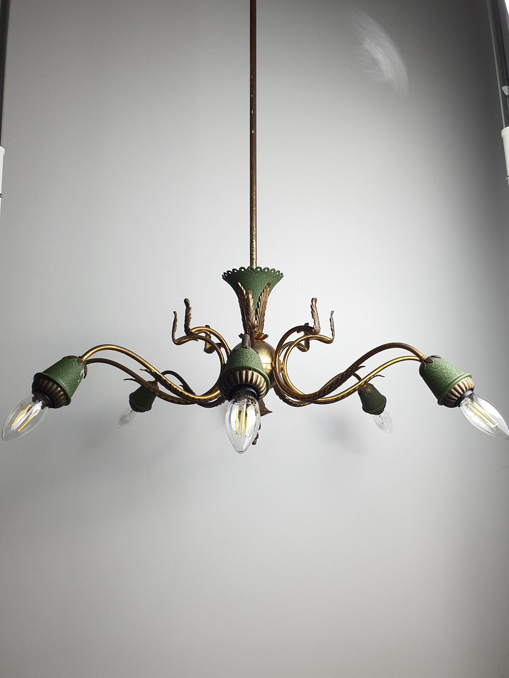 Vintage 1950s Italian 8-arm Sputnik chandelier in living room, 74cm starburst, brass bronze green, MCM Hollywood Regency