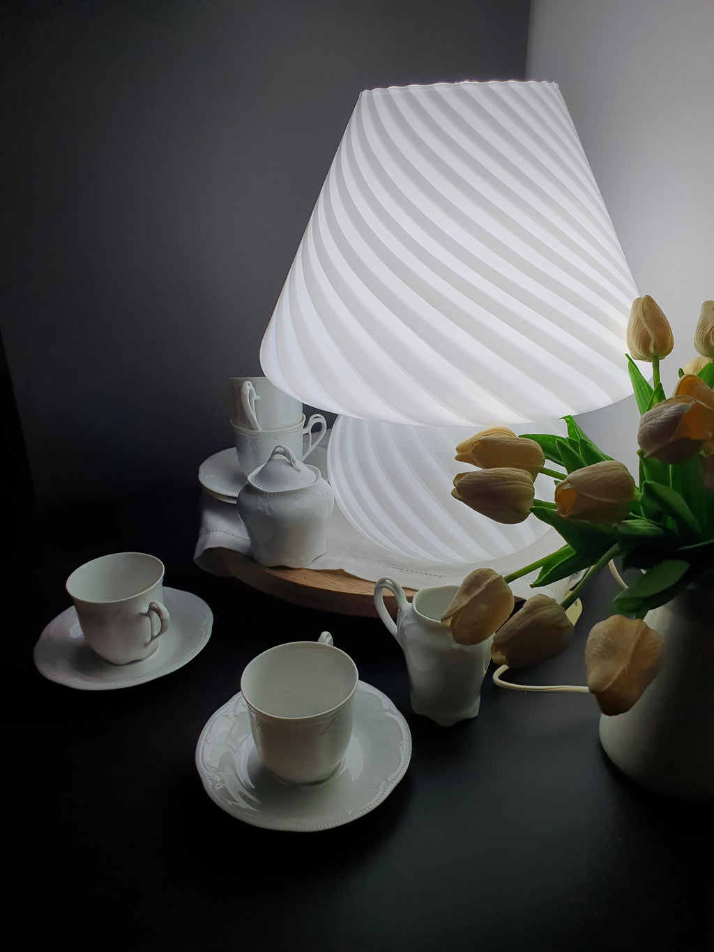 大型1970年代穆拉诺玻璃蘑菇台灯 白色旋纹 意大利复古灯具