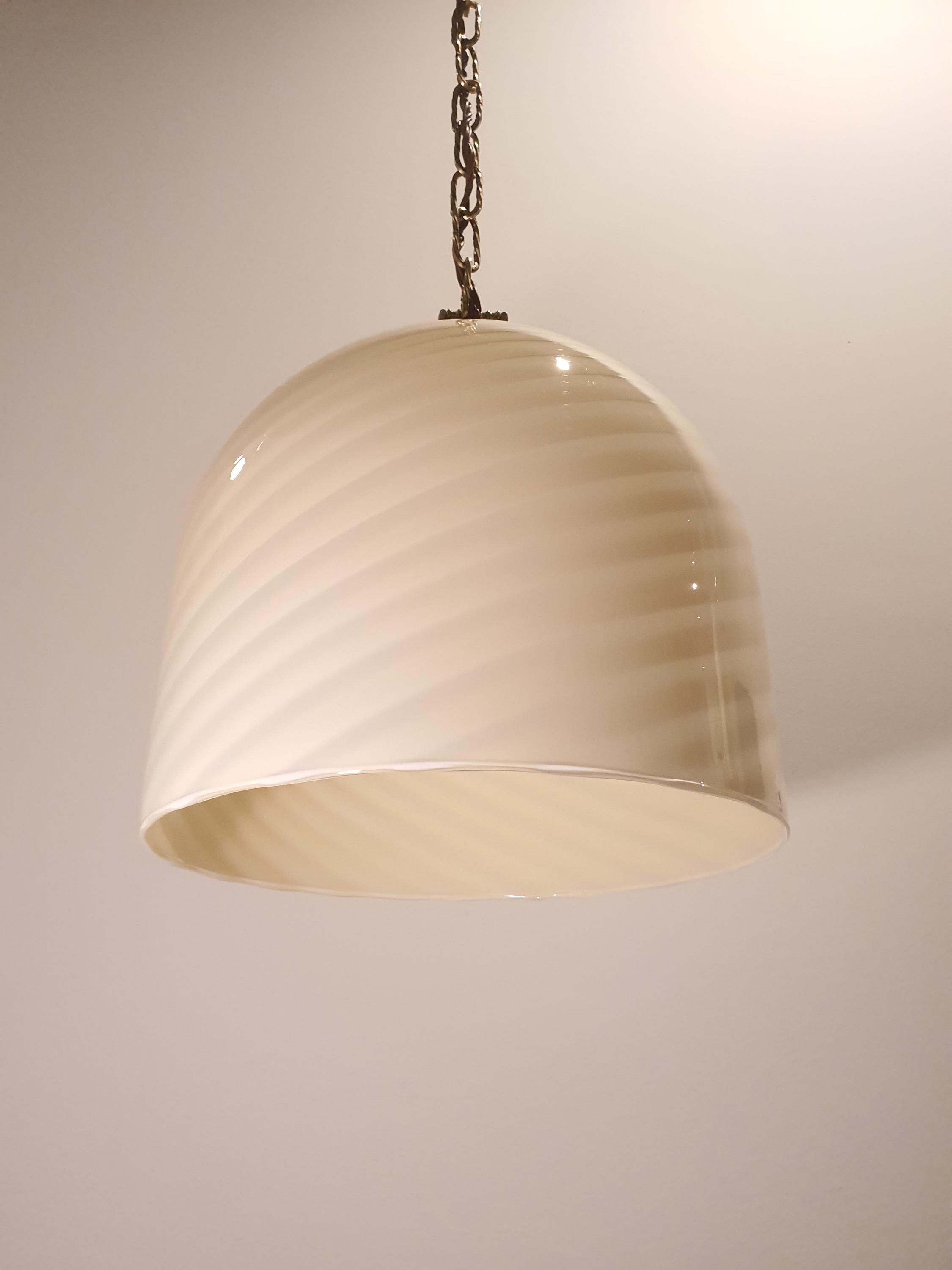 Vintage Beige Wirbel-Pendelleuchte aus Muranoglas – Italienisches MCM-Dekor