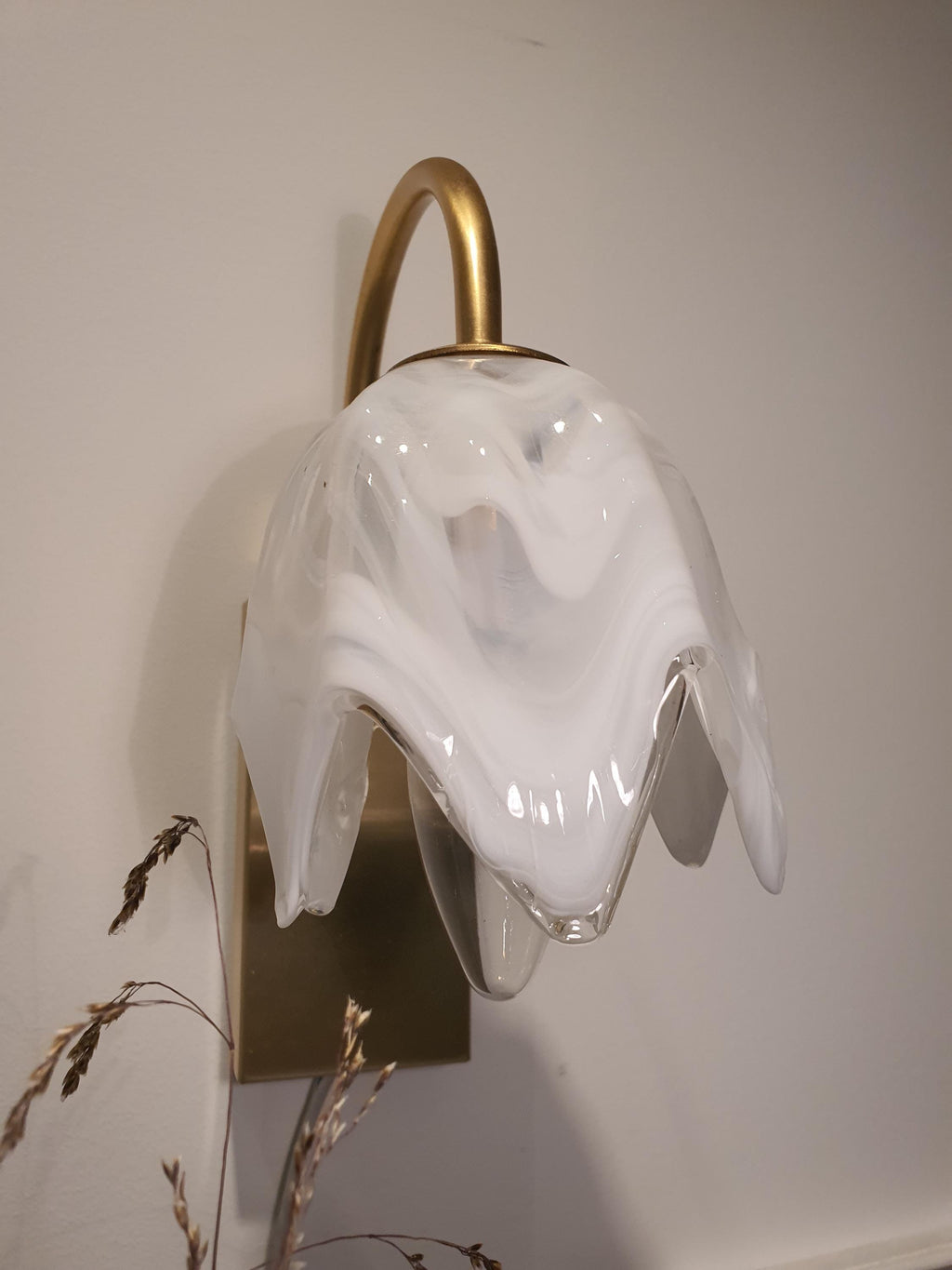 La Murrina Murano Glass Tulip Wall Sconce: Vintage Art Deco Lighting
